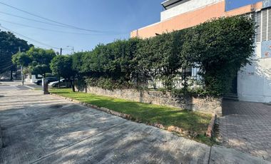 CASA EN RENTA EN ESQUINA COMERCIAL, COL. MODERNA