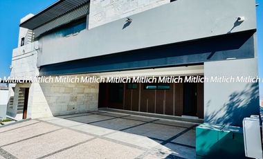 Casa en venta Residencia con alberca Zona Canteras $19,800,000.