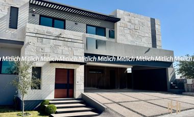 Casa en venta Residencia con alberca Zona Canteras $19,800,000.