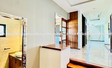 Casa en venta Residencia con alberca Zona Canteras $19,800,000.