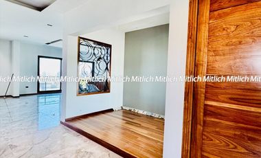 Casa en venta Residencia con alberca Zona Canteras $19,800,000.