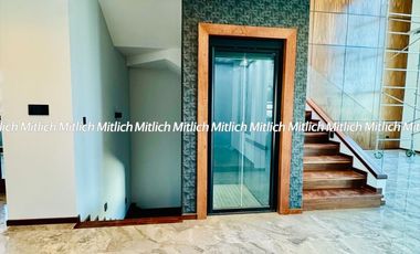 Casa en venta Residencia con alberca Zona Canteras $19,800,000.