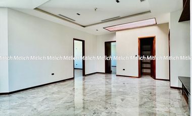 Casa en venta Residencia con alberca Zona Canteras $19,800,000.