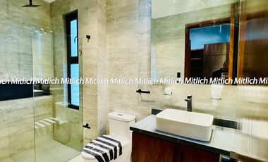 Casa en venta Residencia con alberca Zona Canteras $19,800,000.