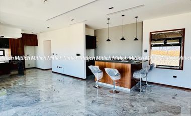 Casa en venta Residencia con alberca Zona Canteras $19,800,000.