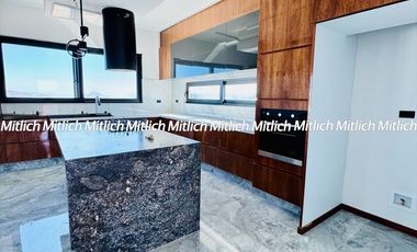 Casa en venta Residencia con alberca Zona Canteras $19,800,000.