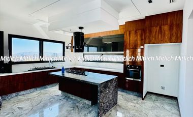 Casa en venta Residencia con alberca Zona Canteras $19,800,000.