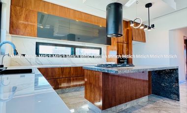 Casa en venta Residencia con alberca Zona Canteras $19,800,000.