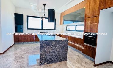 Casa en venta Residencia con alberca Zona Canteras $19,800,000.