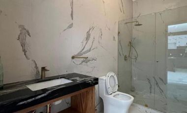 Casa con 231 m² Superficie de Terreno, 4 Recámaras en Venta en Bosques de Santa Anita