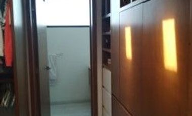 CASA EN RENTA FRACCIONAMIENTO LOS ROBLES 3 RECAMARAS, ESTUDIO Y BAÑO COMPLETO EN PLANTA BAJA, TERRAZA, JARDIN, BODEGA