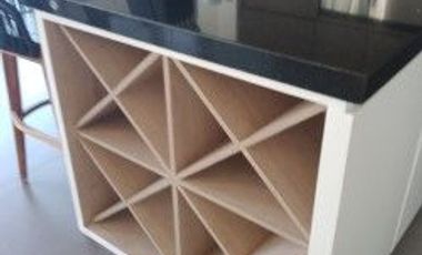 CASA EN RENTA FRACCIONAMIENTO LOS ROBLES 3 RECAMARAS, ESTUDIO Y BAÑO COMPLETO EN PLANTA BAJA, TERRAZA, JARDIN, BODEGA