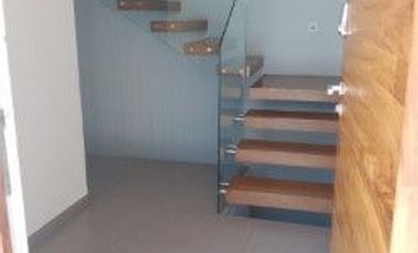 CASA EN RENTA FRACCIONAMIENTO LOS ROBLES 3 RECAMARAS, ESTUDIO Y BAÑO COMPLETO EN PLANTA BAJA, TERRAZA, JARDIN, BODEGA