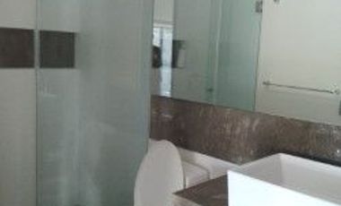 CASA EN RENTA FRACCIONAMIENTO LOS ROBLES 3 RECAMARAS, ESTUDIO Y BAÑO COMPLETO EN PLANTA BAJA, TERRAZA, JARDIN, BODEGA