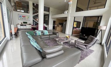 Fairway Residence 600sqm lot, 400sqm Modern House at Riviera Golf & Country Club