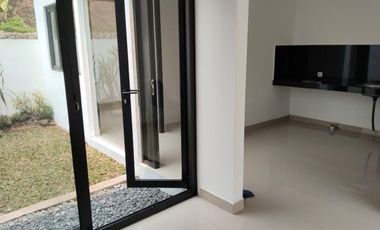 Rumah Baru di Jalan Tipar, Cimahi Ref.05123