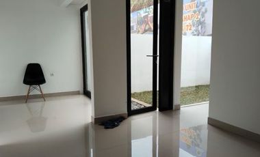 Rumah Baru di Jalan Tipar, Cimahi Ref.05123