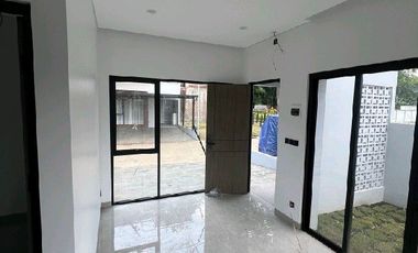 Rumah Modern, lingkungan hijau di cisitu indah Dago Ref.05122