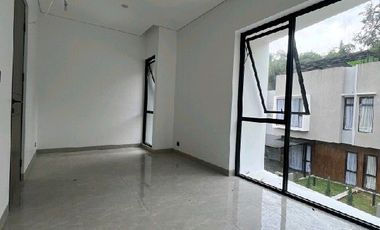 Rumah Modern, lingkungan hijau di cisitu indah Dago Ref.05122