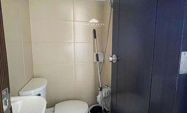 2 Bedroom Condo Unit For Sale in One Central at Makati City