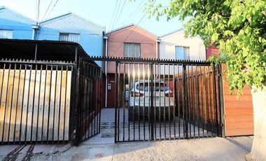 Se Arrienda Casa en Psje Los Pehuenches - Puente Alto