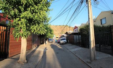 Se Arrienda Casa en Psje Los Pehuenches - Puente Alto