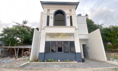 RUMAH MEWAH 2 LANTAI DI GODEAN DEKAT PUSAT KOTA YOGYAKARTA