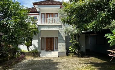 Villa with private pool in Batu Layar near the Jayakarta Hotel