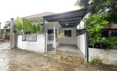 VILLA SIAP HUNI, PRIVATE POOL FULLY FURNISH DEKAT LANUD ADISUCIPTO