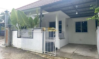 VILLA SIAP HUNI, PRIVATE POOL FULLY FURNISH DEKAT LANUD ADISUCIPTO