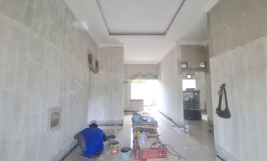 RUMAH SIAP HUNI DENGAN HALAMAN LUAS DEKAT JALAN JOGJA–SOLO