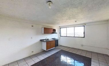 Amplia casa en calle cerrada