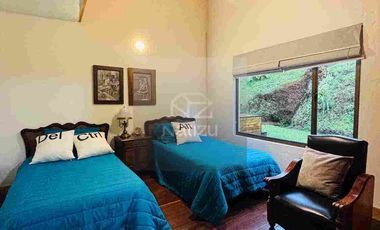 Casa Campestre en Parcelación cerrada El Retiro se acepta permuta en parte de pago