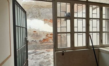 Venta De Casa Como Terreno Frente Al Mar – Ancón