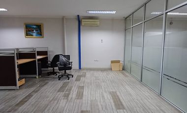 GUDANG DAN KANTOR BAGUS SIAP PAKAI HADAP TENGGARA JUAL TERMURAH DI ERA PRIMA DAAN MOGOT