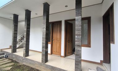 Rumah mewah 2 lantai siap huni di batunggal indah bandung