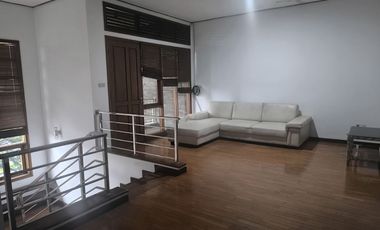 Rumah mewah 2 lantai siap huni di batunggal indah bandung