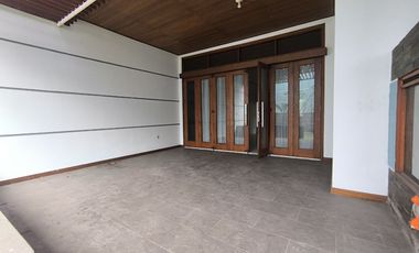 Rumah mewah 2 lantai siap huni di batunggal indah bandung