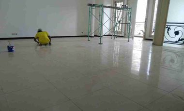 SEWA RUMAH BARU JL NGAGEL JAYA UTARA