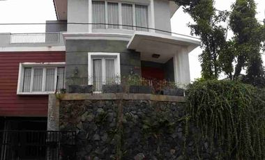Dijual Rumah di Komp. Guruminda Cisaranten Kulon Bandung