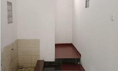 RUKOST DAN FOODCOURT DIPINGGIR JALAN RAYA BELI LANGSUNG UNTUNG