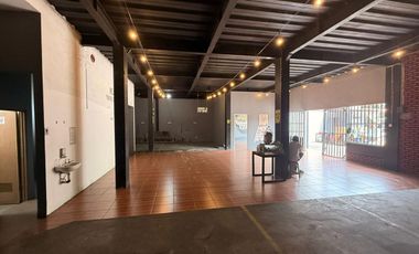 RUKOST DAN FOODCOURT DIPINGGIR JALAN RAYA BELI LANGSUNG UNTUNG