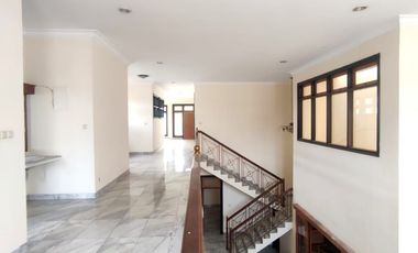 FOR RENT: Luxurious 2-story, 5-bedroom, beautiful house with swimming pool in Cilandak, South Jakarta