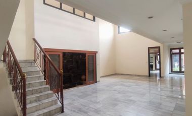 FOR RENT: Luxurious 2-story, 5-bedroom, beautiful house with swimming pool in Cilandak, South Jakarta