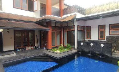 FOR RENT: Luxurious 2-story, 5-bedroom, beautiful house with swimming pool in Cilandak, South Jakarta
