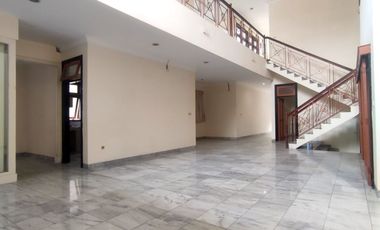 FOR RENT: Luxurious 2-story, 5-bedroom, beautiful house with swimming pool in Cilandak, South Jakarta