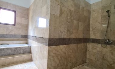 FOR RENT Luxurious and magnificent 5 bedroom house with swimming pool SHM Cilandak Timur South Jakarta