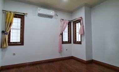 FOR RENT Luxurious and magnificent 5 bedroom house with swimming pool SHM Cilandak Timur South Jakarta