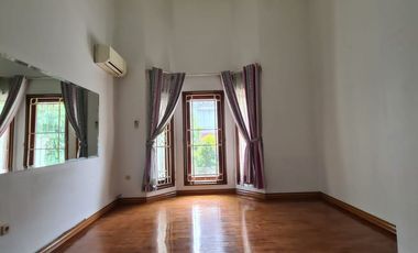 FOR RENT Luxurious and magnificent 5 bedroom house with swimming pool SHM Cilandak Timur South Jakarta