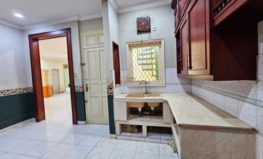 10 menit Ke Pasar Baru, Mall Mangga Dua, Stasiun Senen, Dufan Ancol, SDK Tunas Bangsa Gunung Sahari, RS Husada, Disewa Rumah Kartini 330m siap Huni